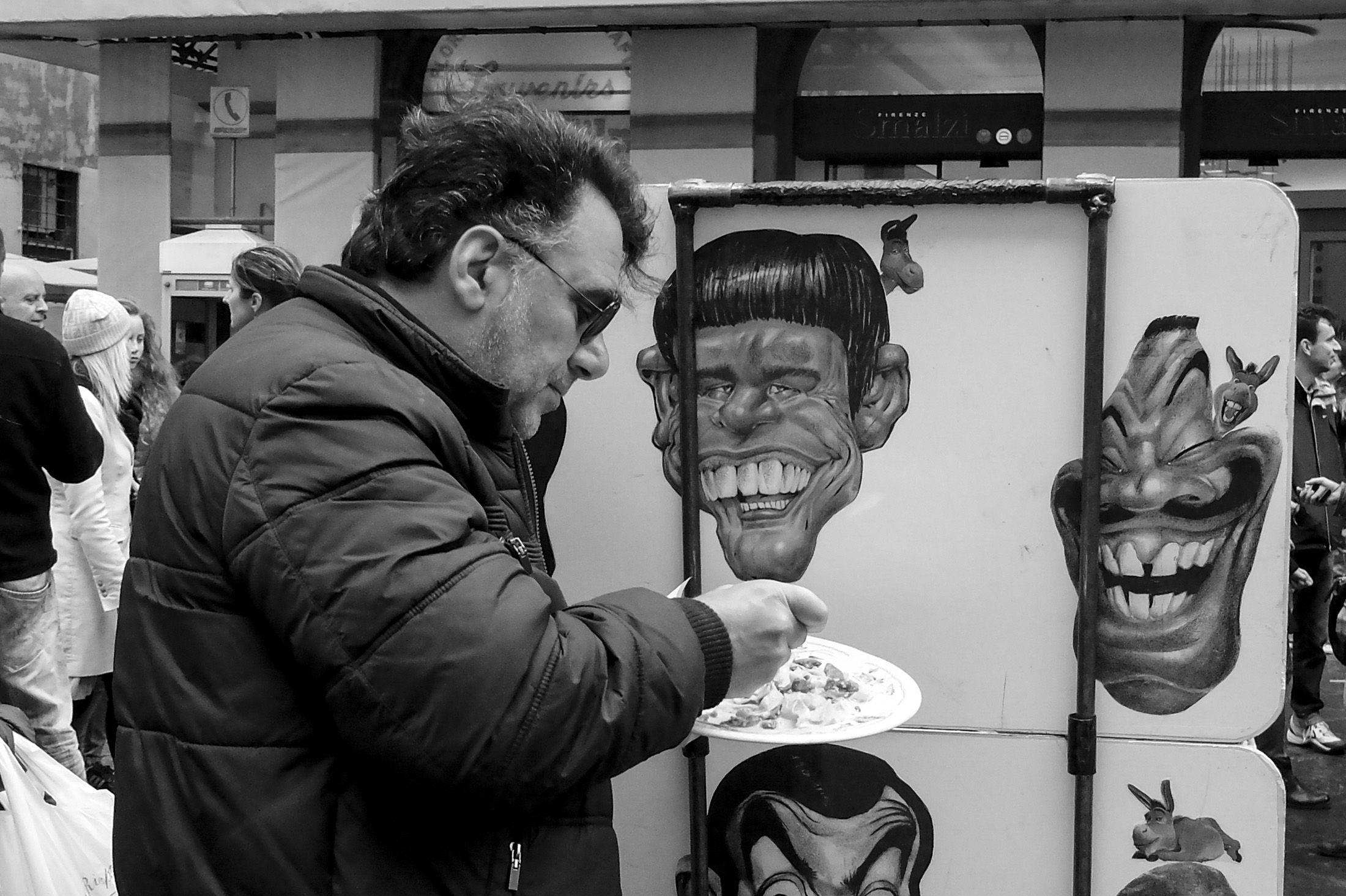 Feeding the monsters, Firenze
